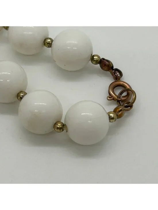 Vintage MCM White Acrylic Lucite Round Bead Necklace Gold Tone Spacer Spring Rin - Picture 4 of 10